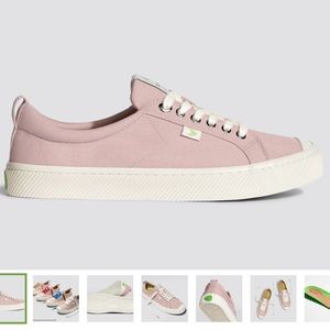 Cariuma Rose Canvas OCA Low Sneakers - Excellent Condition